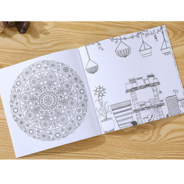 英文版祕密花園著色本24頁，輕薄小本好攜帶  長x寬18.5cm 療癒、紓壓、靜心