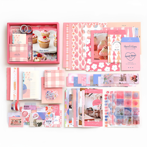 《手帳禮盒-我的甜心》粉紅色系，粉嫩甜點風格，小清新，文青感十足，拼貼、a6記事本、便條紙、貼紙，手帳套組