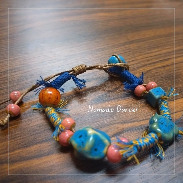 窯語編織系列-《游牧舞者》民族風陶瓷編織手串-吉普賽、波希米亞風，景德鎮陶瓷手工編織上色工藝