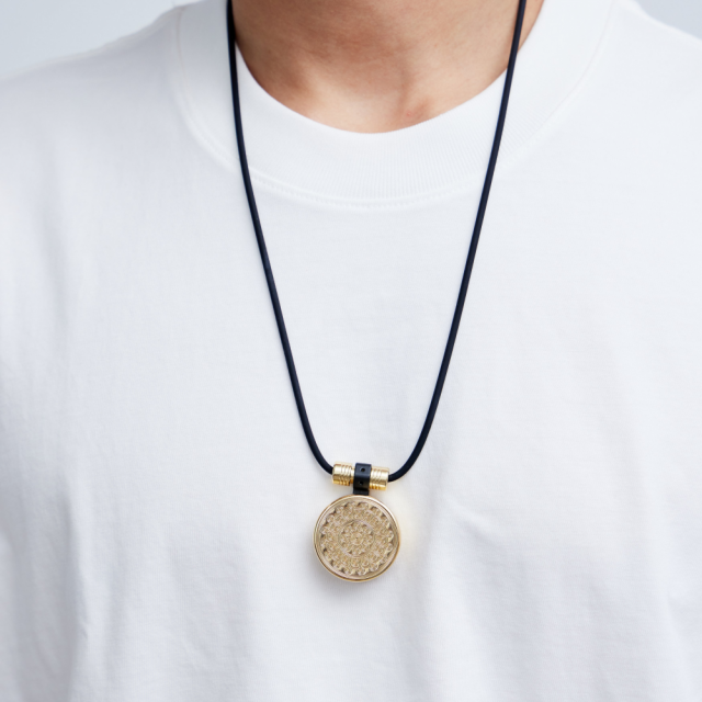 Aqive氣機科技【氣定】Qi Calm 撓場科技 X 能量圖騰 氣機科技、覺之最新合作產品 撓場項鍊 墜飾