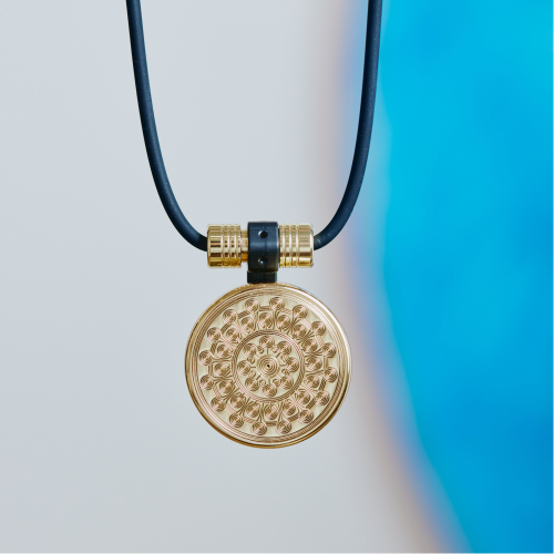 Aqive氣機科技【氣定】Qi Calm 撓場科技 X 能量圖騰 氣機科技、覺之最新合作產品 撓場項鍊 墜飾